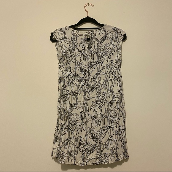 Roxy Girls 12 Large Floral Ambitious Queen Dress - Picture 2 of 11